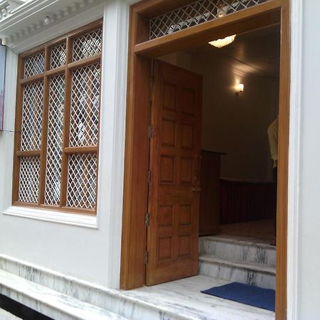 ורנאסי Dynasty Guest House מראה חיצוני תמונה