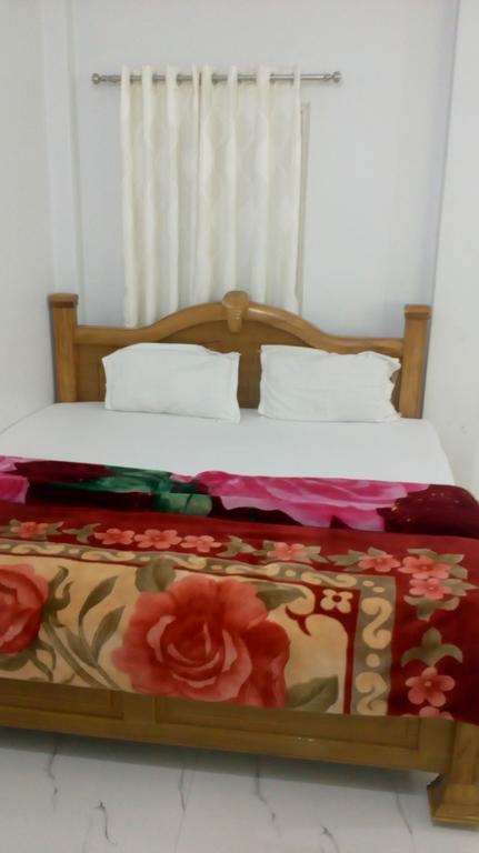 ורנאסי Dynasty Guest House מראה חיצוני תמונה